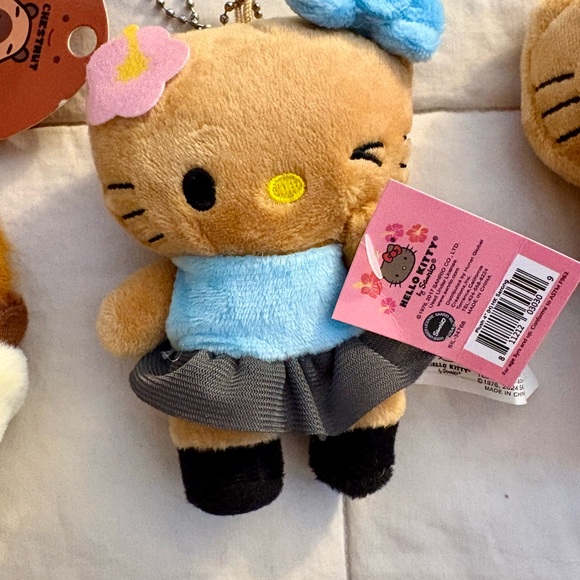 Sanrio Hello Kitty & Capybara Plush Keychain Lot – 3 Mini Plush – NWT - Picture 3 of 7